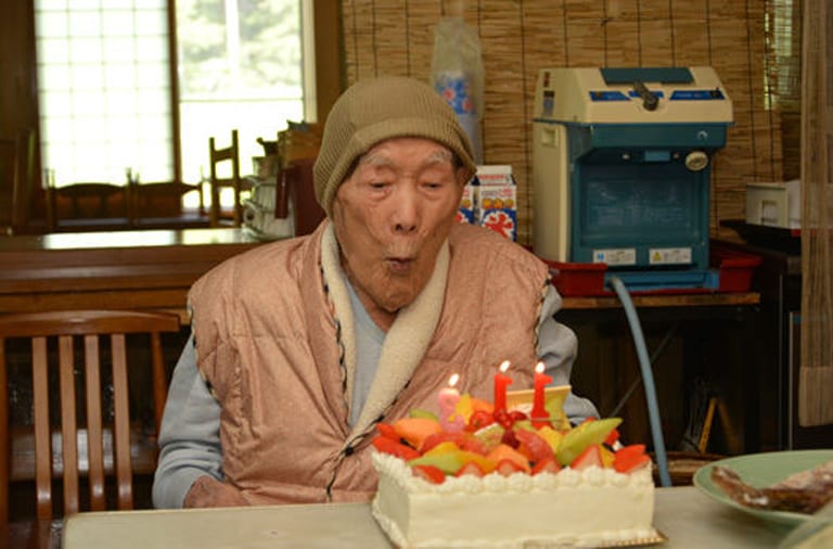 World's oldest man dies